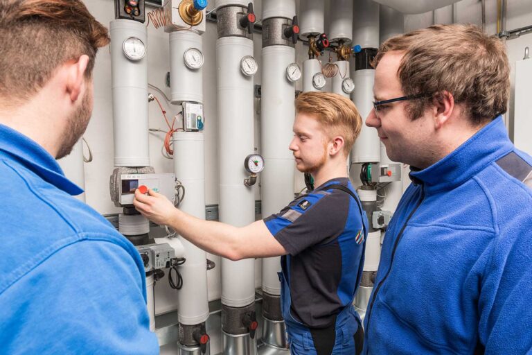 Weshalb ein offene Stelle wie Anlagenmechaniker der perfekte Einstieg in die Technikbranche ist