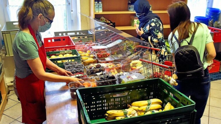 Vom Domäne schnurstracks hinaus den Tafel:  dass… selbige gen Produkte Schluss Deutsche Mark Hofladen setzen sollten