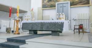 Die Organisation eines würdevollen Abschieds: Ein Leitfaden für Angehörige